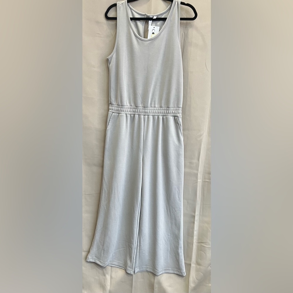 Cable & Gauge NWT Gray Wide Leg Jumpsuit Sleeveless Comfy Size M